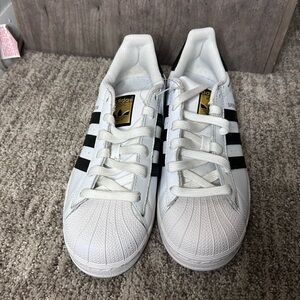 Womens Adidas Superstars size 7